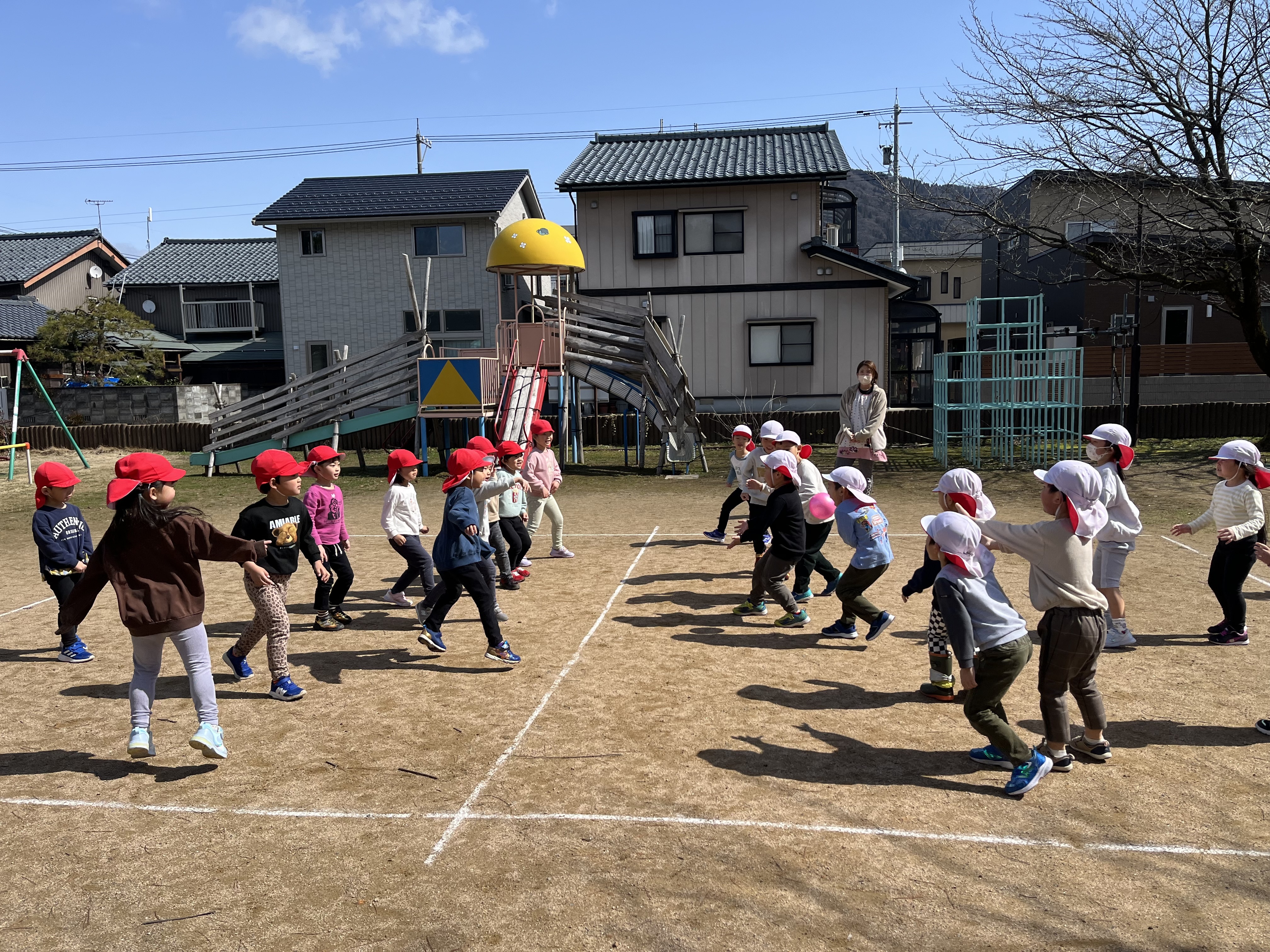ぶどう　1　久しぶりに外でドッジボールをしたよ♪